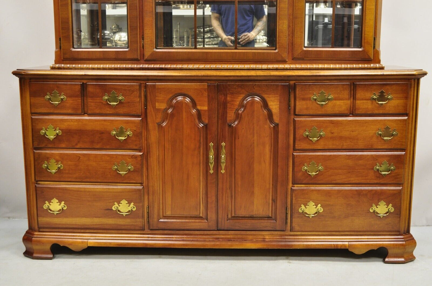 Stanley American Craftsman Cherry Wood Lexington Hutch China Display Cabinet