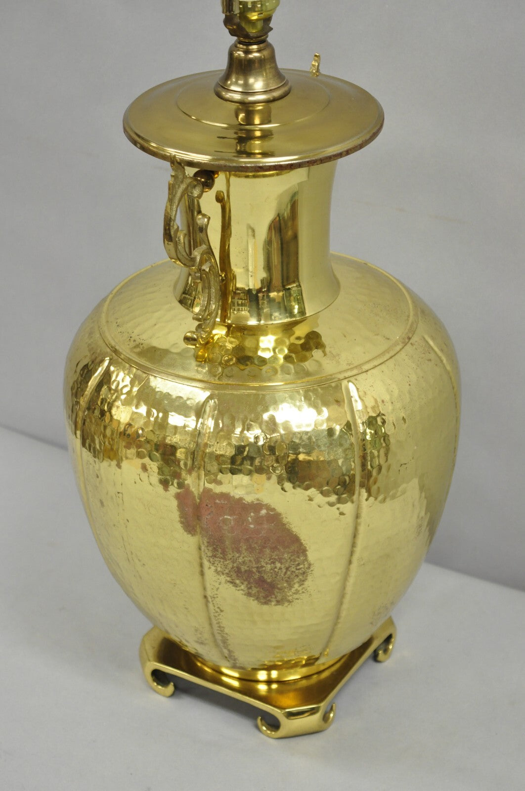 Vintage Chinoiserie Hammered Brass Pagoda Jardiniere Vase Table Lamp
