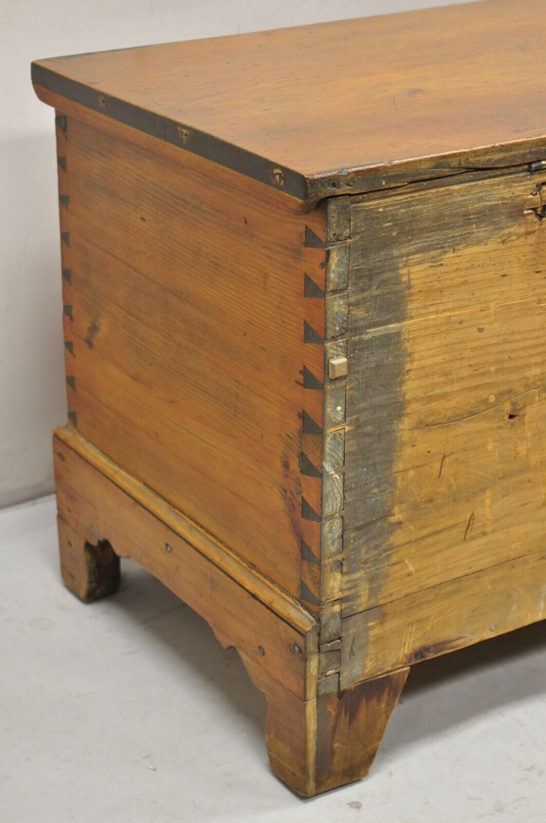 Antique 19th C Chestnut Dovetailed Primitive Wooden Storage Blanket Chest Trunk