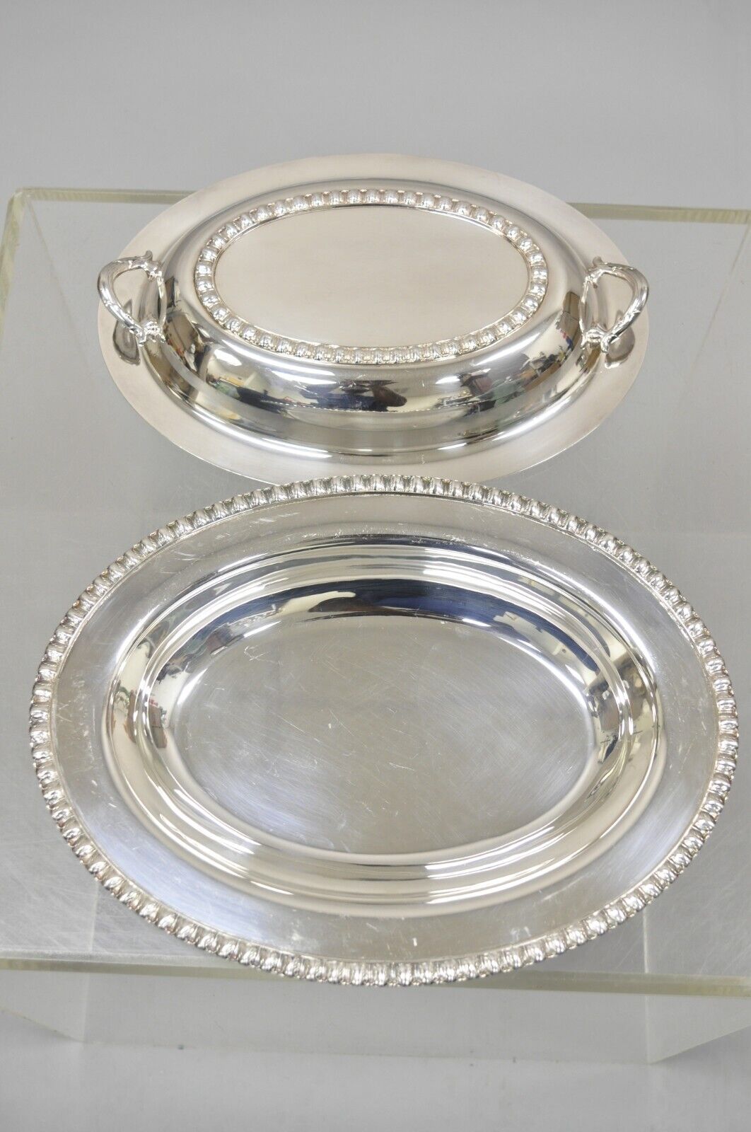 Vintage WM Rogers Fenwick Silver Plated Lidded Vegetable Serving Platter