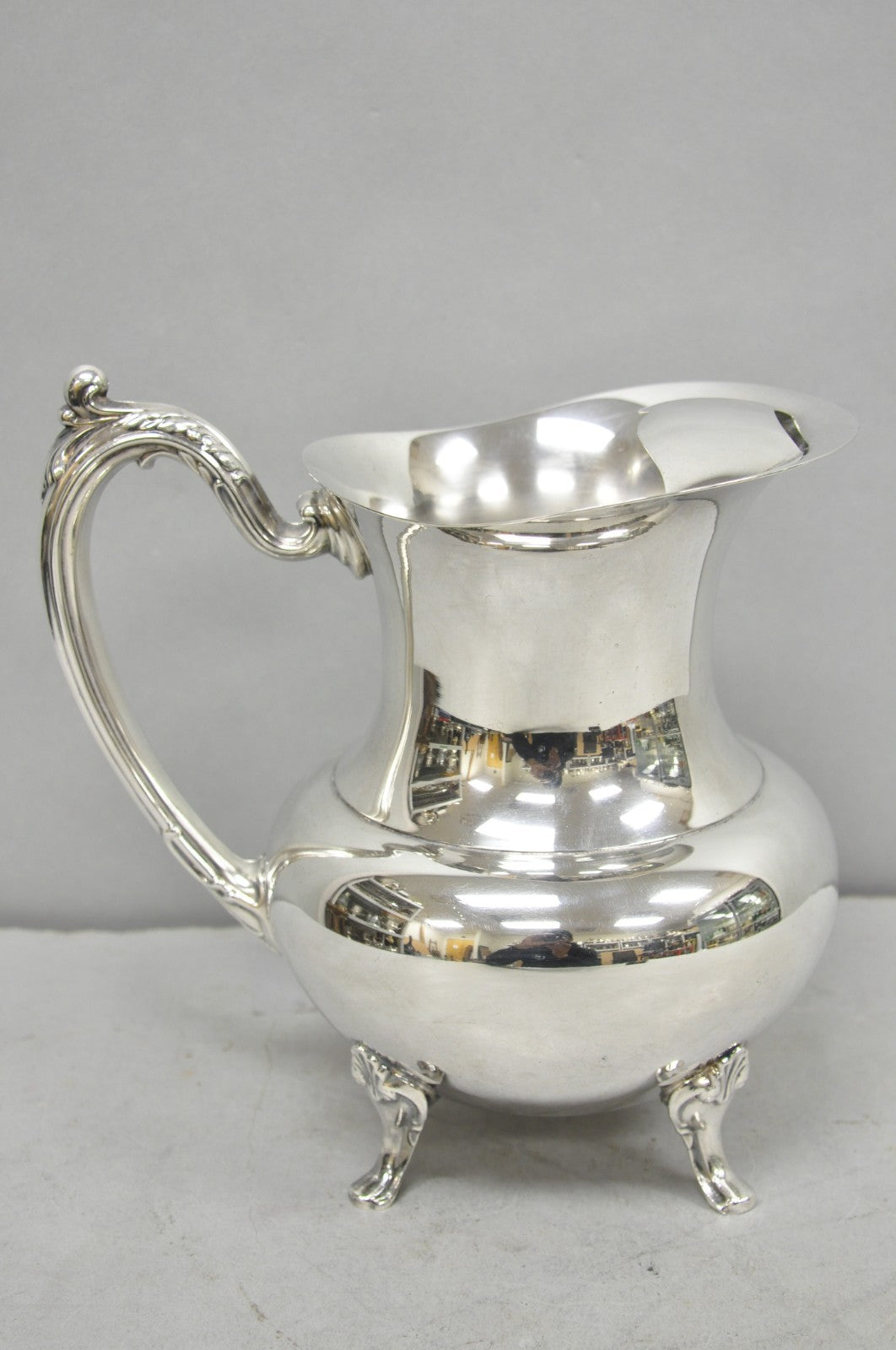 Vintage Oneida Victorian Silver Plated Ice Lip Footed Lemonade Water Pitcher