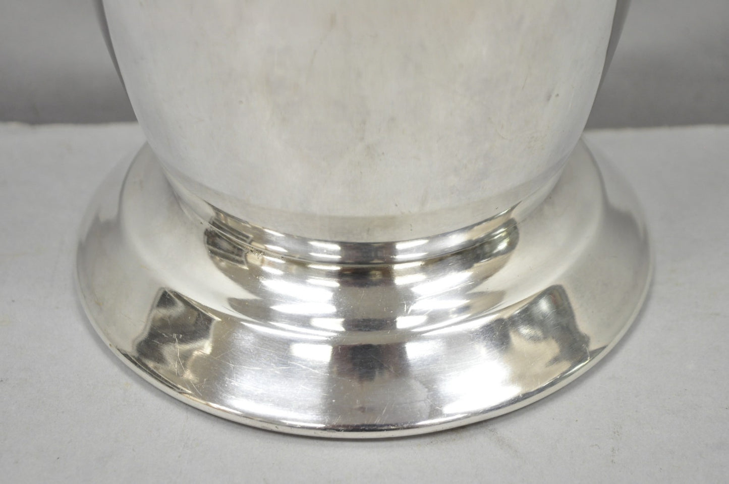 Oneida Mid Century Modern "Bullet" Silver Plated Champagne Chiller Ice Bucket