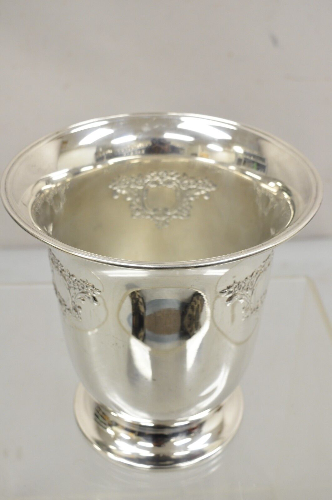 Oneida Victorian Style Silver Plated Embossed Champagne Chiller Ice Bucket