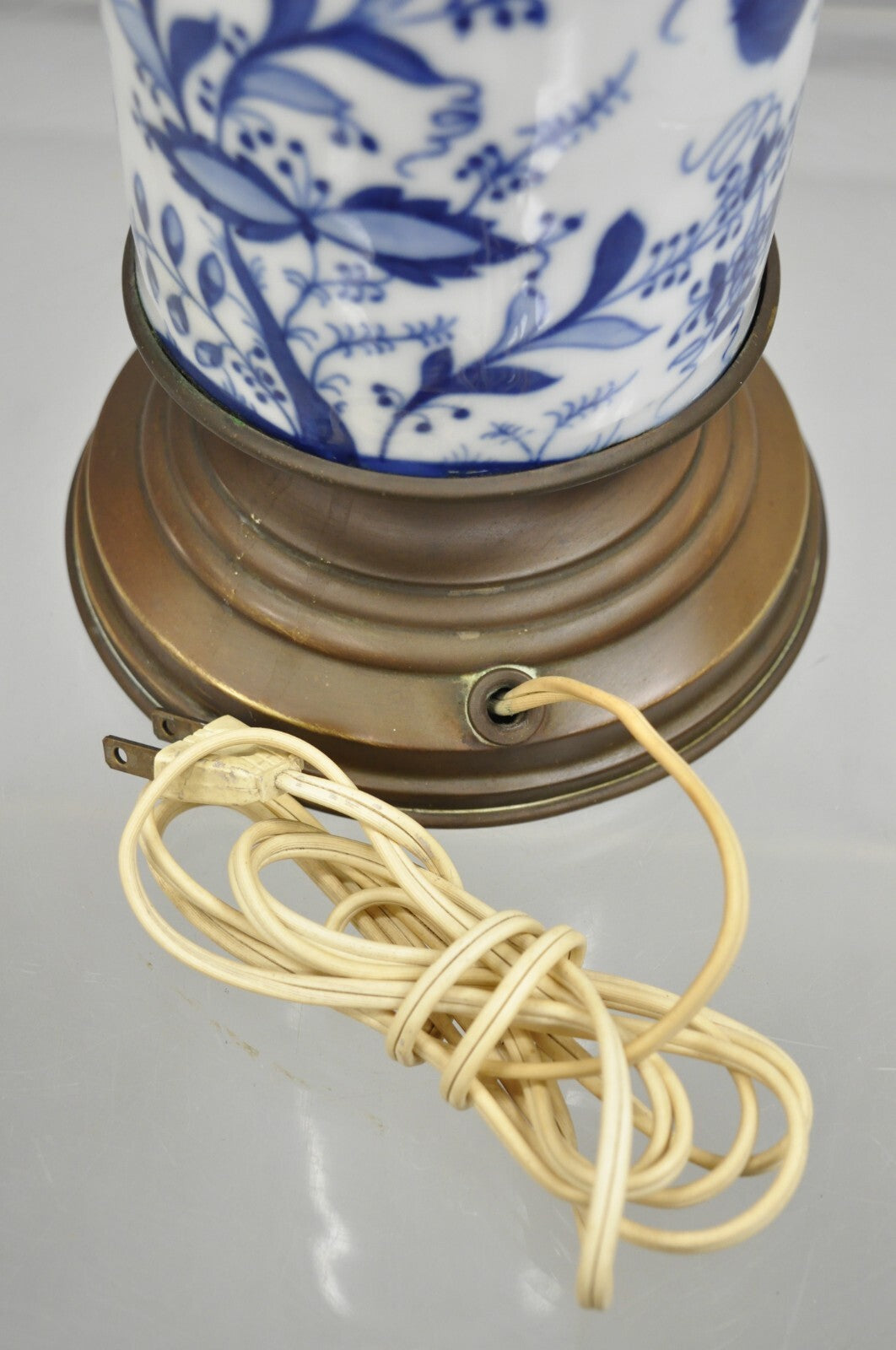 Antique Chinoiserie Blue and White Porcelain Jardiniere Bird & Vine Table Lamp