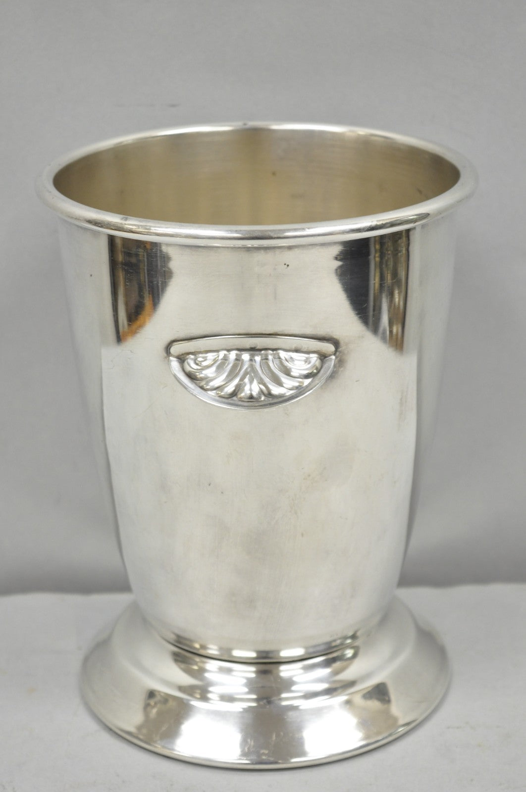 Oneida Mid Century Modern "Bullet" Silver Plated Champagne Chiller Ice Bucket