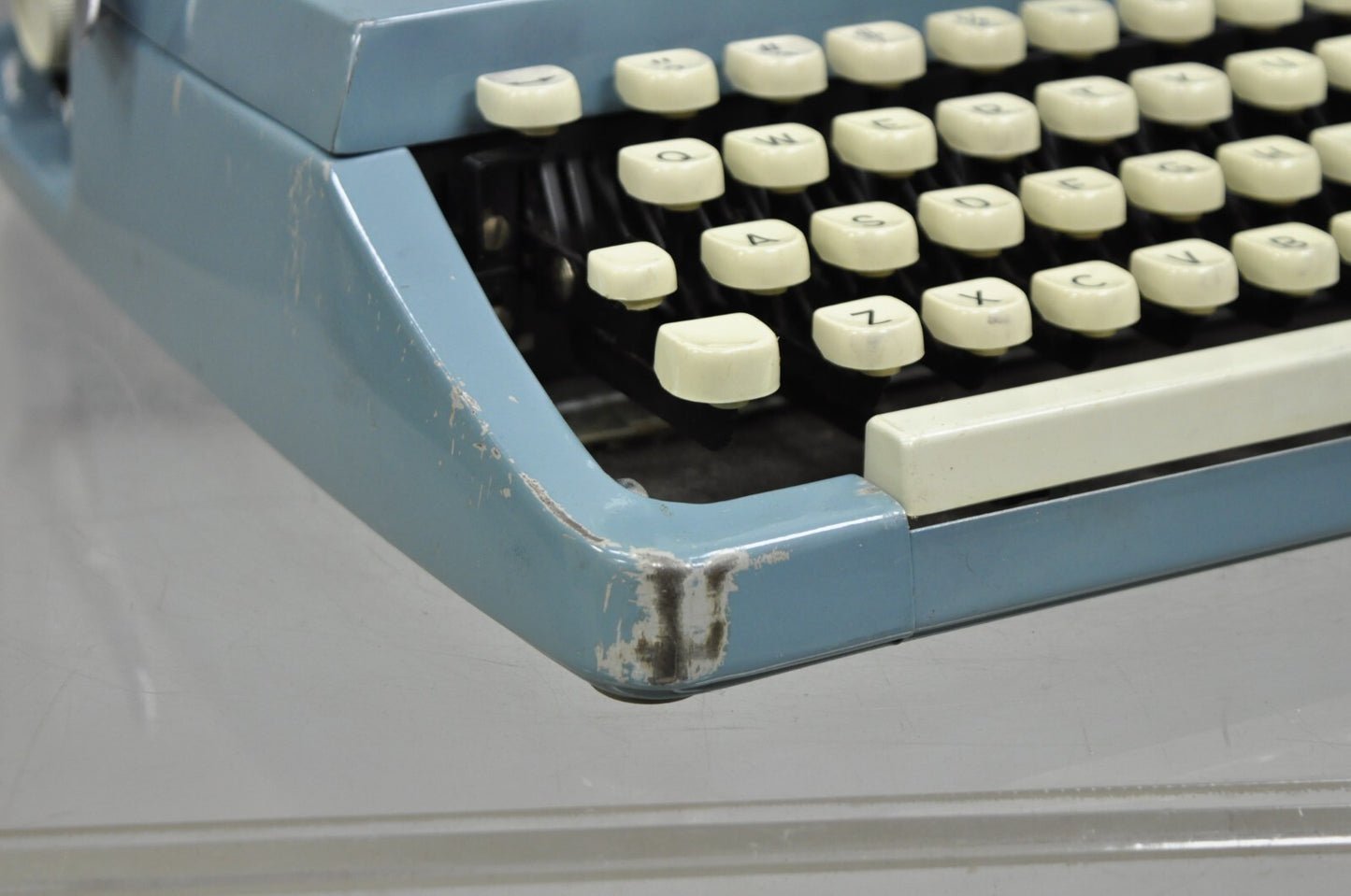 Vintage Brother Webster XL-747 Portable Typewriter Baby Blue with Metal Case