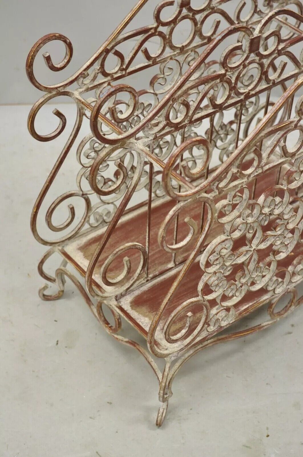 French Country Style Wrought Iron Red Lattice and Flower Bouquet Magazine Rack