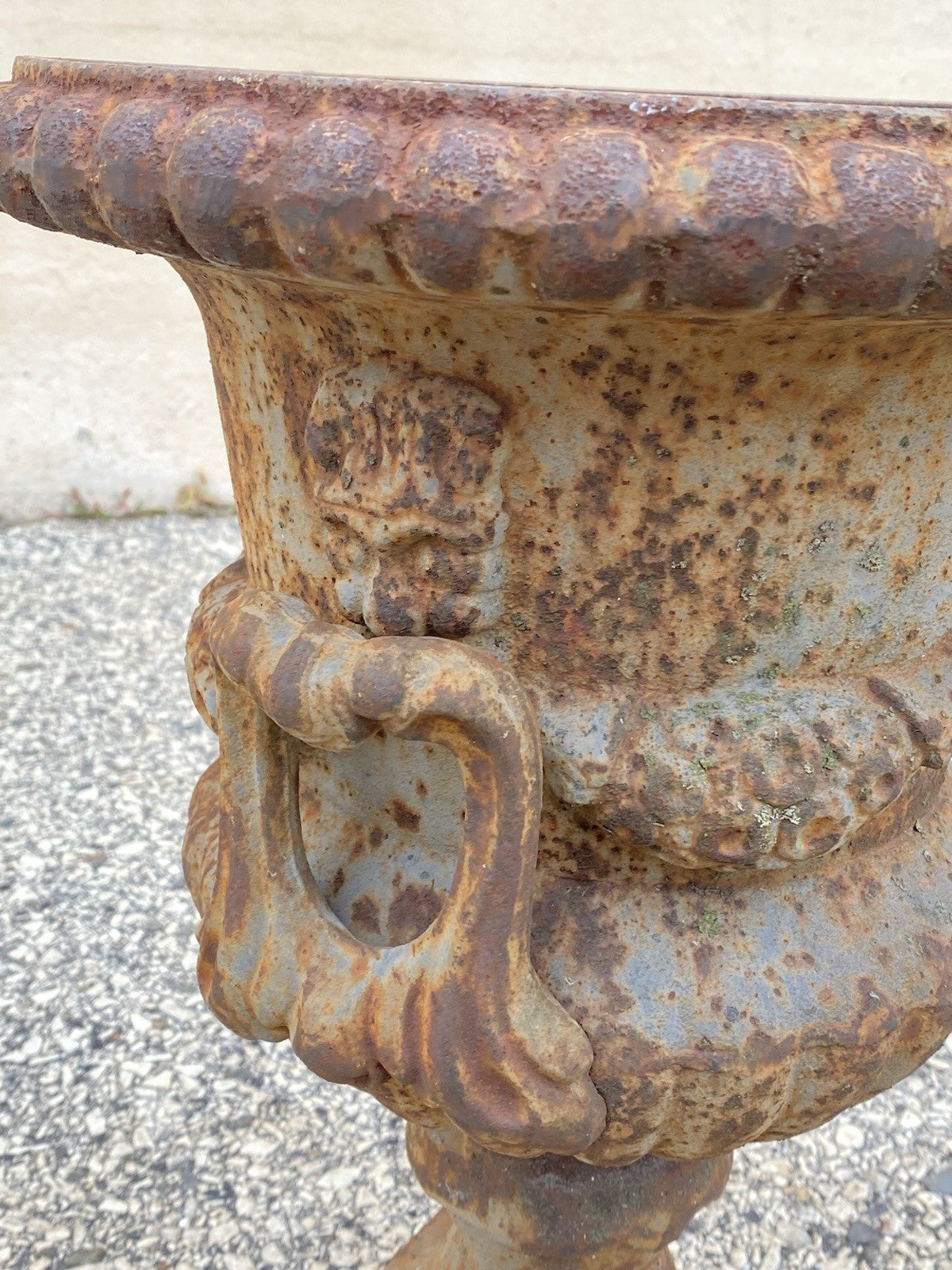 French Classical Style Cast Iron Urn Form 17" Garden Yard Planter Pot w/ Faces
