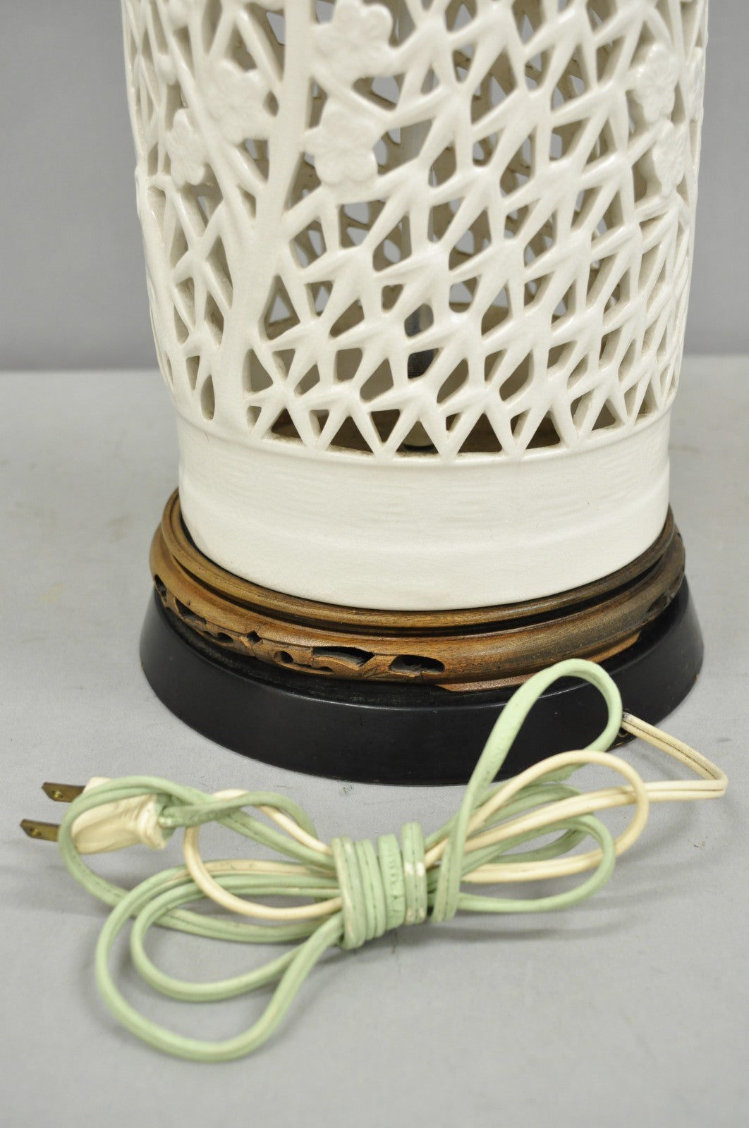 Vintage Chinoiserie White Porcelain Fretwork Cherry Blossom Tree Table Lamp