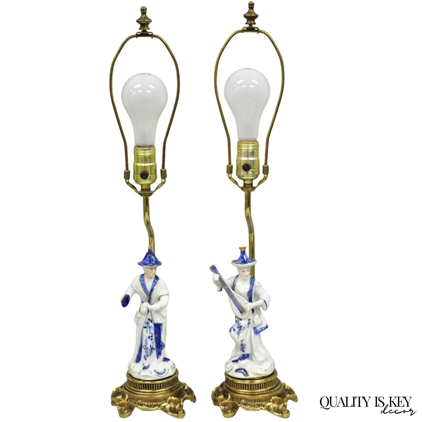 Vintage Chinoiserie Small Figural Porcelain Blue White Oriental Table Lamp Pair
