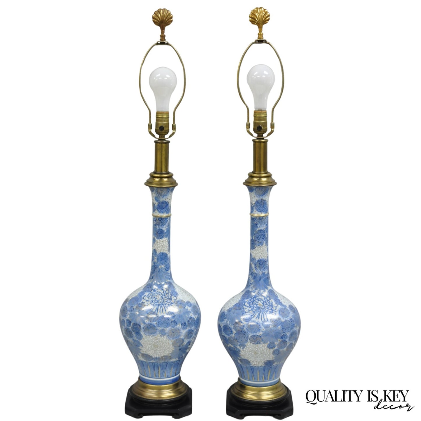 Vintage Paul Hanson Chinoiserie Blue Poreclain Flower Oriental Table Lamp Pair
