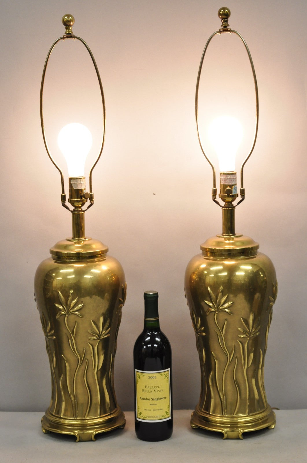 Vintage Ethan Allen Brass Jardiniere Tulip Flower Chinoiserie Table Lamps a Pair
