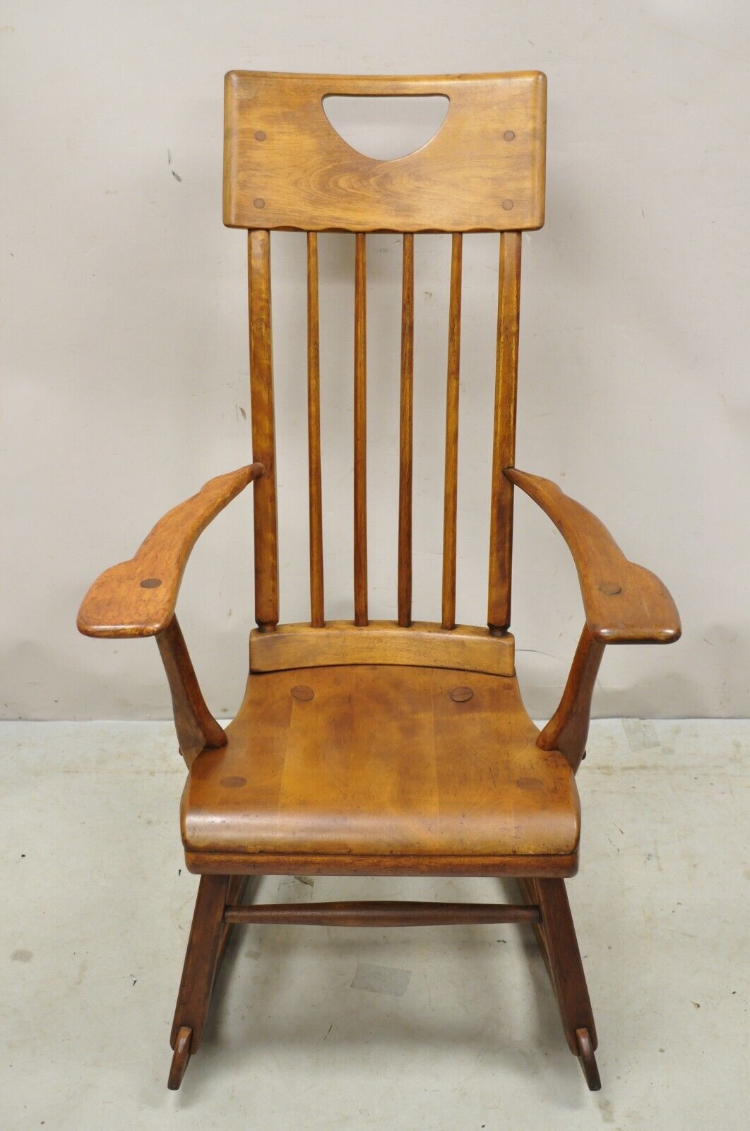 Vintage Sikes Co Maple Wood American Colonial Style Rocker Rocking Chair (B)
