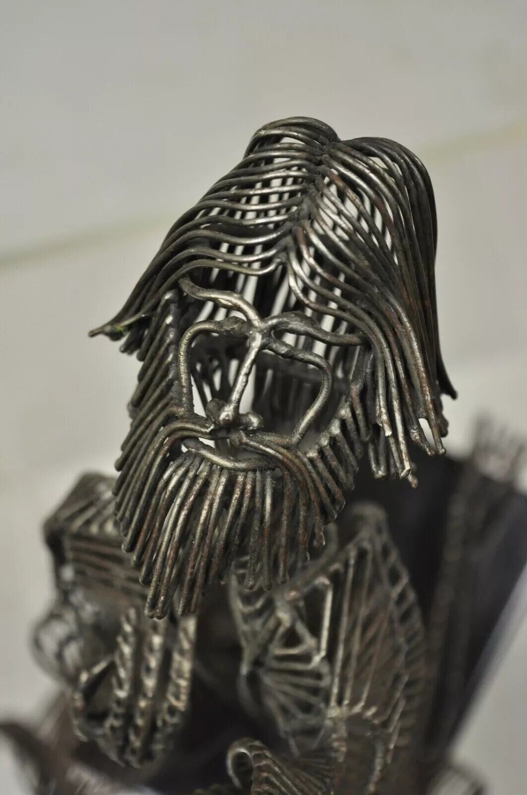 Tom & Bob Bennett 25" Wire Metal Sculpture of Jesus Man on Knees Pointing Up