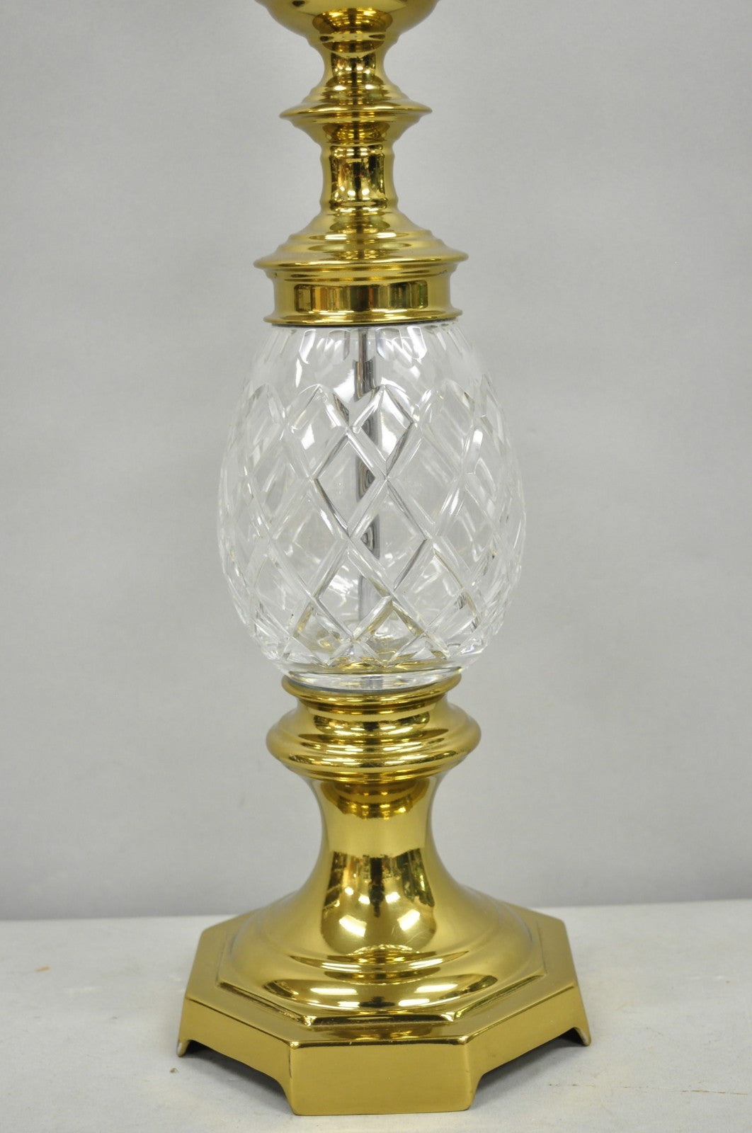 Vintage Hollywood Regency Crystal Glass Pineapple Column Brass Table Lamp