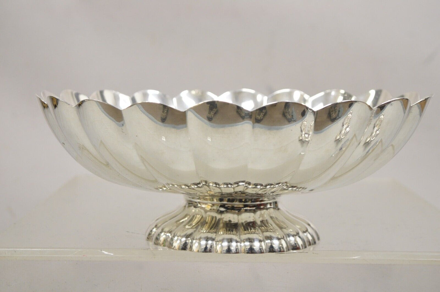 Vintage Reed & Barton Modern Silver Plated Large Scalloped Oval Fruit Bowl