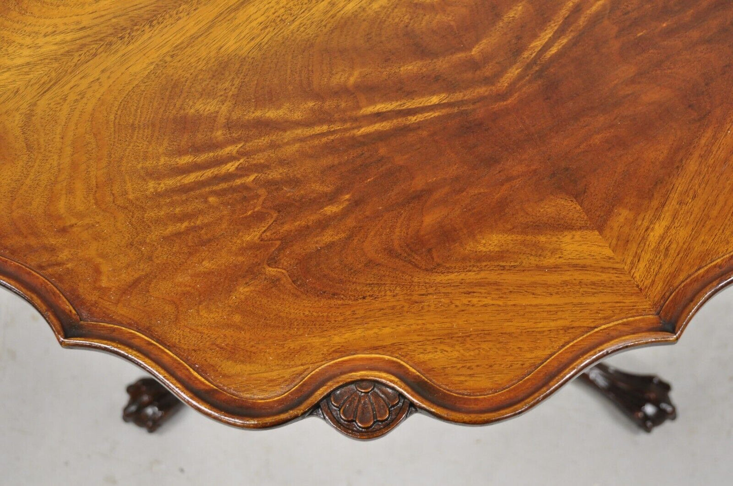 Vintage Mahogany Chippendale Georgian Style Round Pie Crust Pedestal Side Table