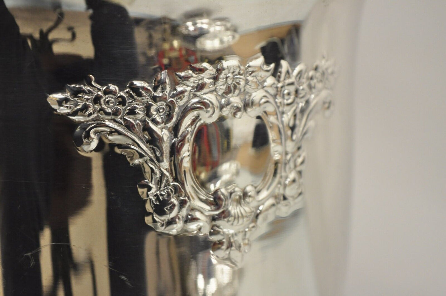 Oneida Victorian Style Silver Plated Embossed Champagne Chiller Ice Bucket