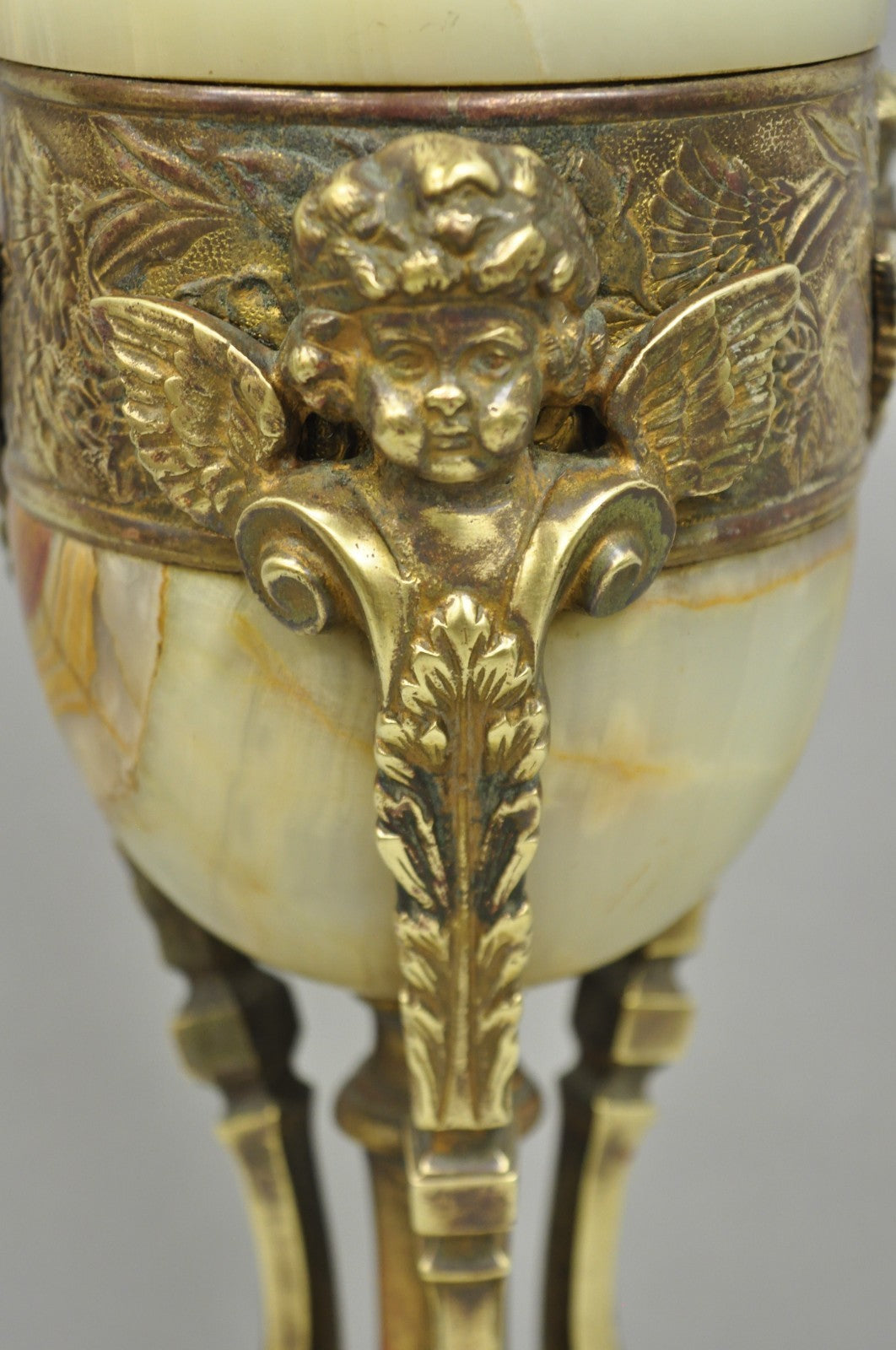 Antique French Neoclassical Louis XV Onyx Urn Figural Bronze Cherub Table Lamp