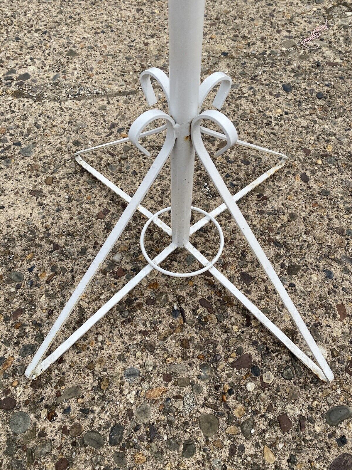Whimsical 74" Tall White Wrought Iron 16 Hook Garden Ornament Plant Stand Holder