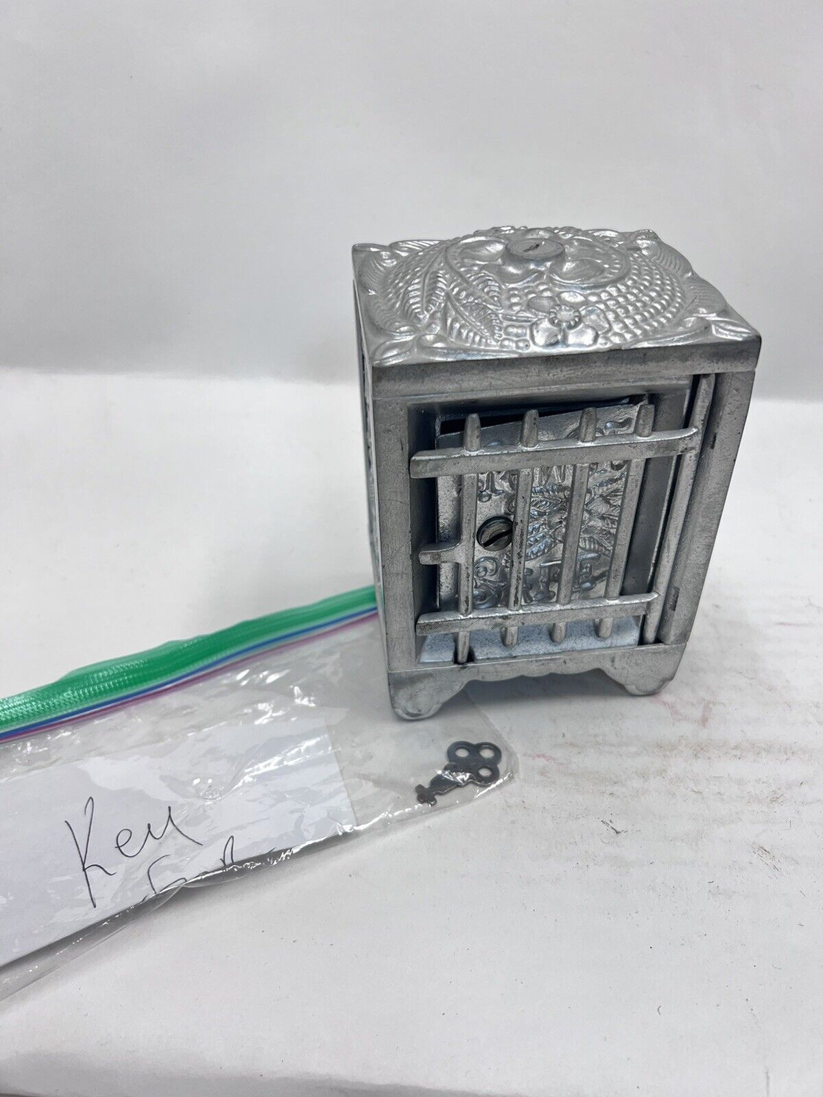 Rare Vintage J.E. Stevens Jewel Bank Cast Iron Safe (With Key)