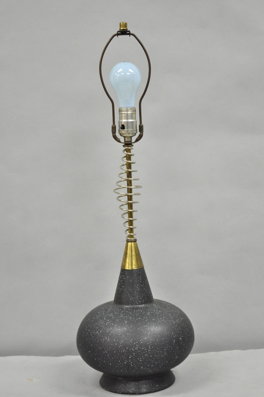 Vintage Mid Century Modern Black Bulbous Ceramic Pottery Table Lamp w/ Spring