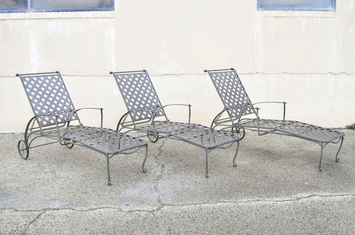Woodard Maddox Black Wrought Iron Adjustable Pool Patio Chaise Lounge Chair