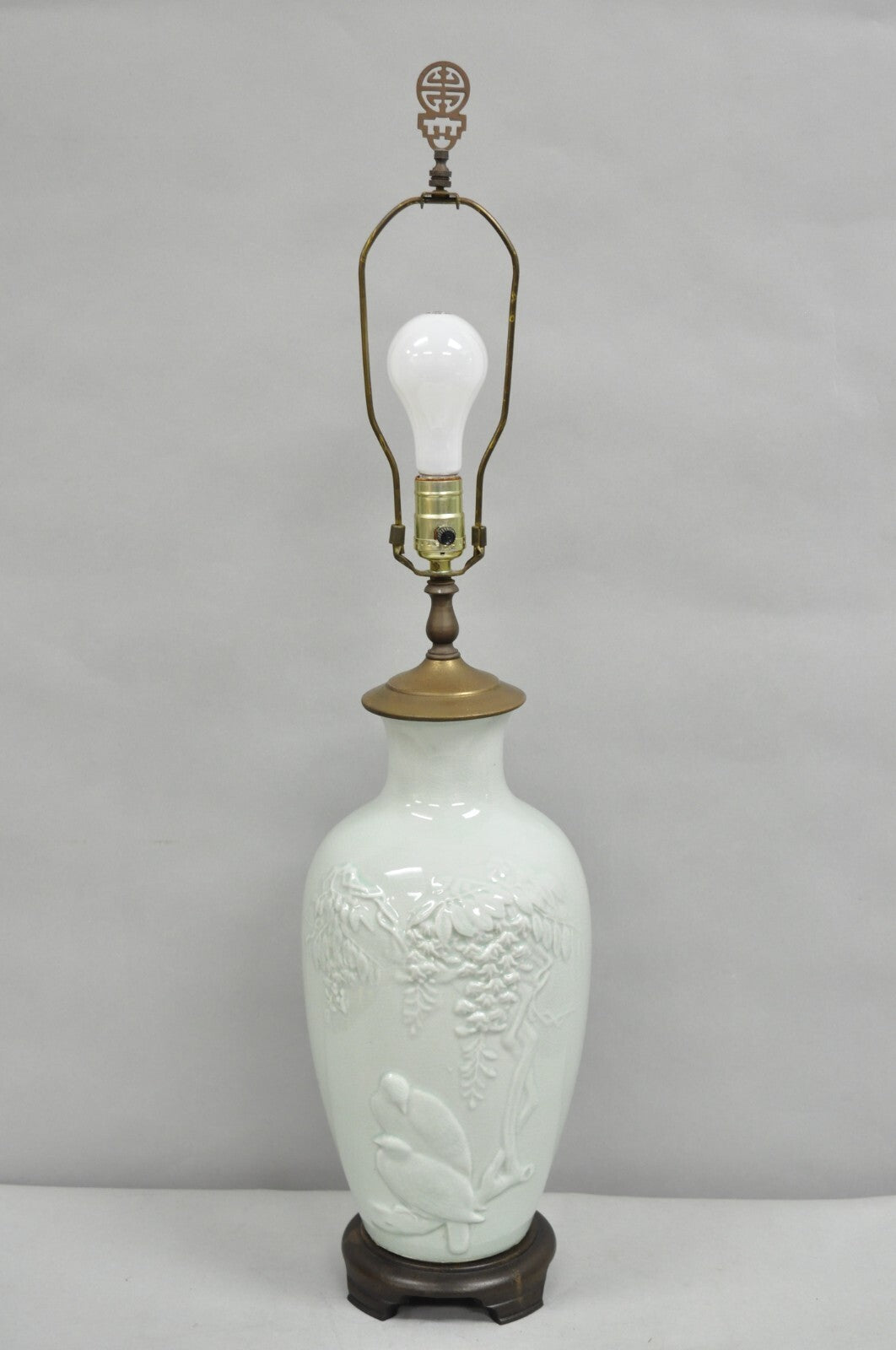 Chinoiserie Chinese Green Celadon Porcelain "Love Birds" Jardiniere Table Lamp