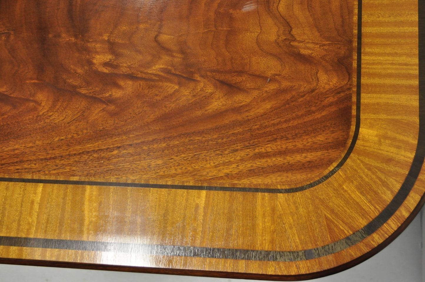 Baker Stately Homes Collection Georgian Duncan Phyfe Mahogany Dining Room Table