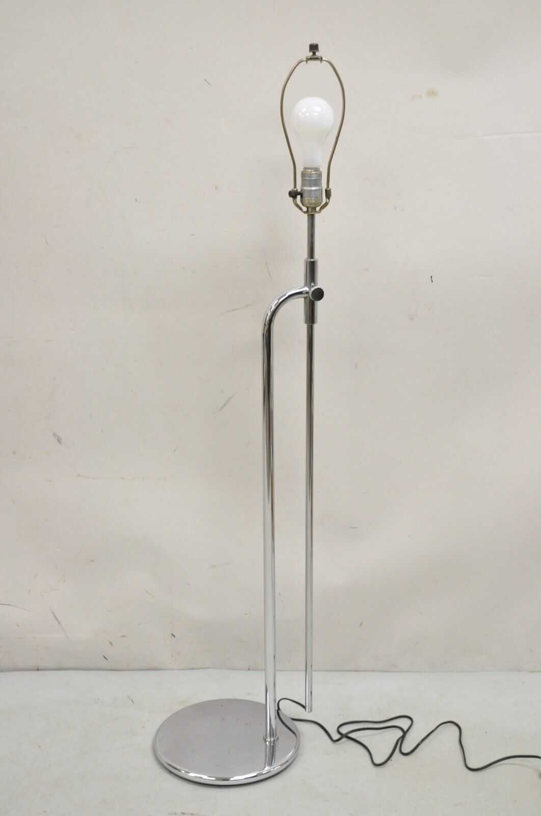 Vintage Mid Century Modern Chrome Modernist Adjustable "Saxophone" Floor Lamp