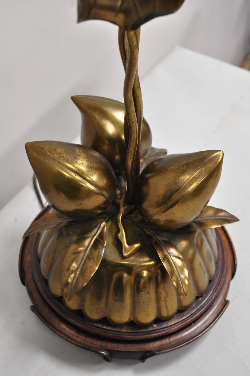 Vintage Chinese Bronze Fruit & Lotus Vine Leaf Chinoiserie Table Lamp