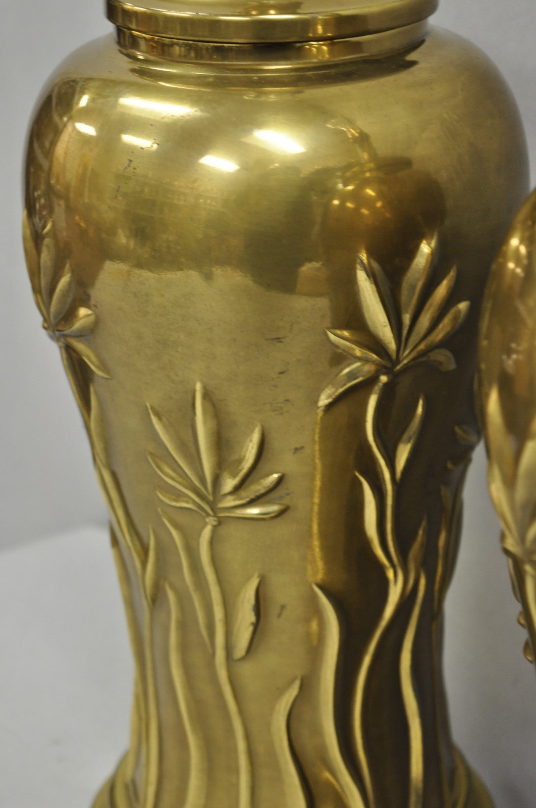 Vintage Ethan Allen Brass Jardiniere Tulip Flower Chinoiserie Table Lamps a Pair