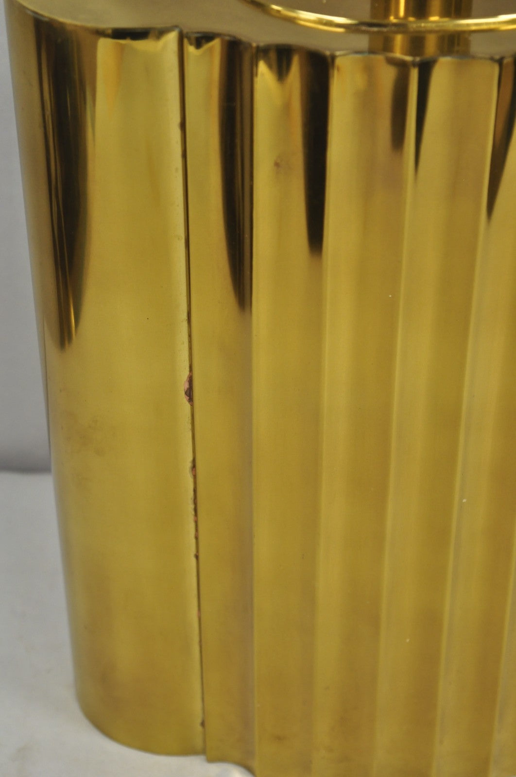 Vintage Paul Hanson MCM Hollywood Regency Burnished Brass Fluted Table Lamp