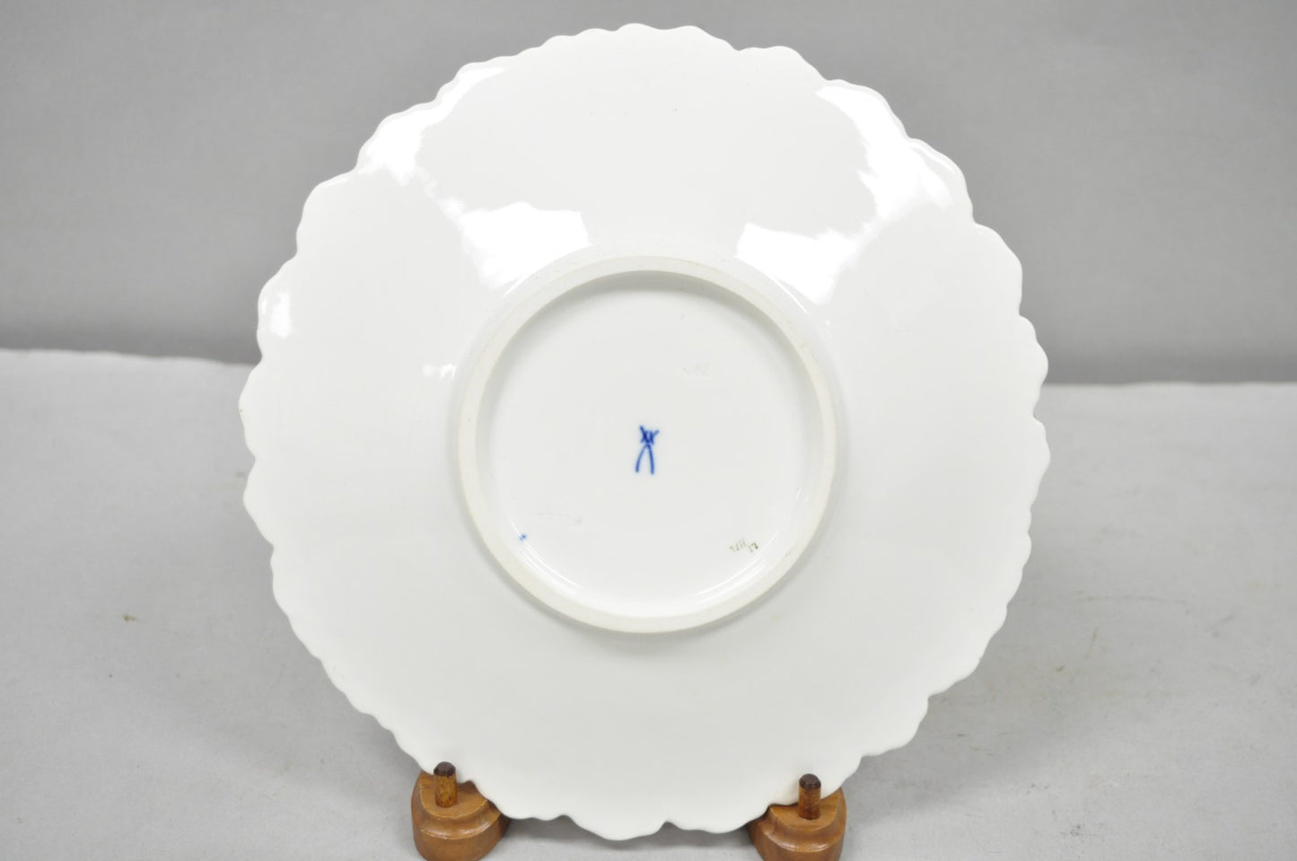 Meissen French Floral Hand Painted Red Porcelain Scalloped Cabinet Plate Bowl