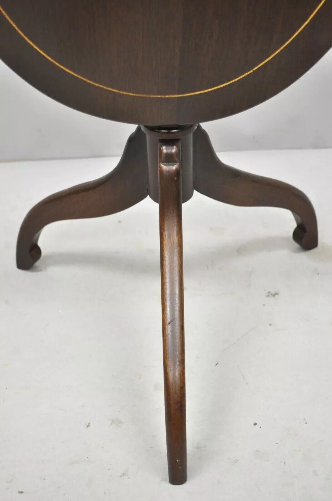 Antique Federal Sheraton Mahogany Eagle Shield Flag Inlay Tilt Top Lamp Table