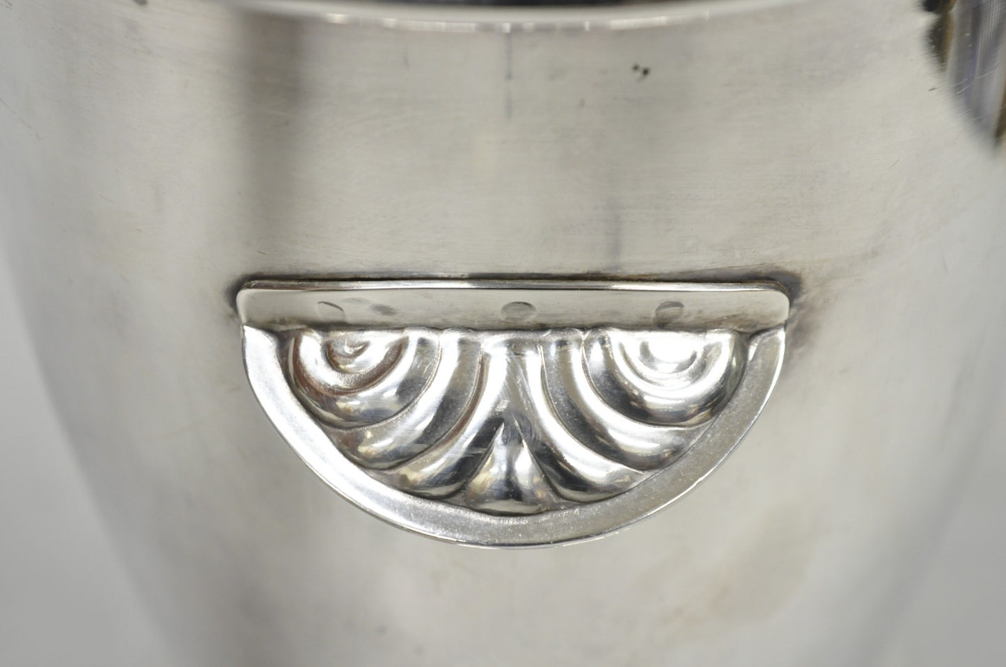 Oneida Mid Century Modern "Bullet" Silver Plated Champagne Chiller Ice Bucket