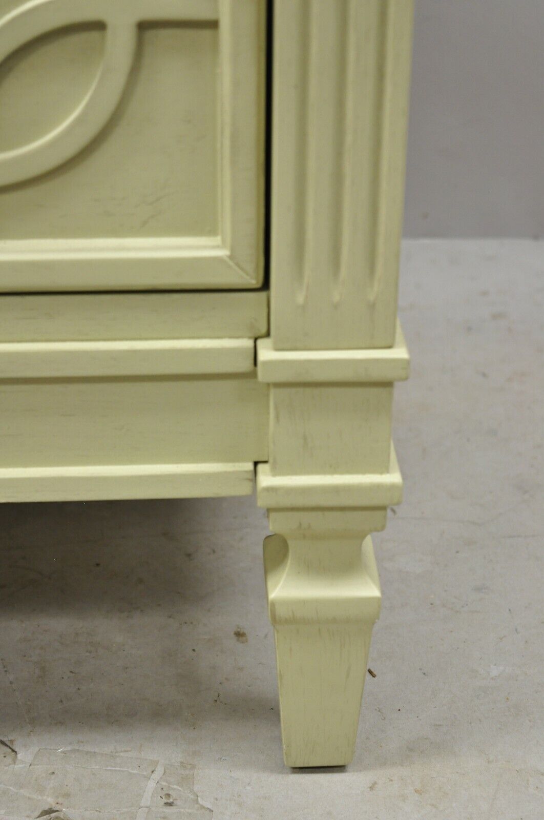 Raymour and Flanigan Maura Accent Chest Hollywood Regency Commode Cabinet