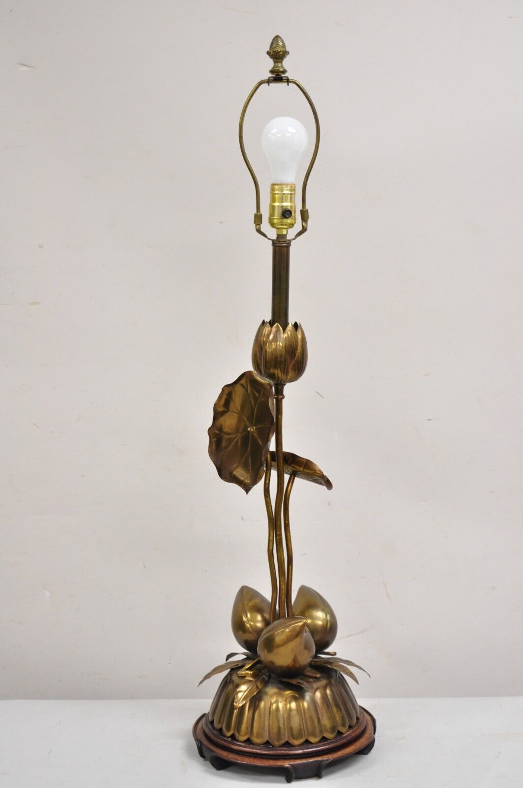 Vintage Chinese Bronze Fruit & Lotus Vine Leaf Chinoiserie Table Lamp