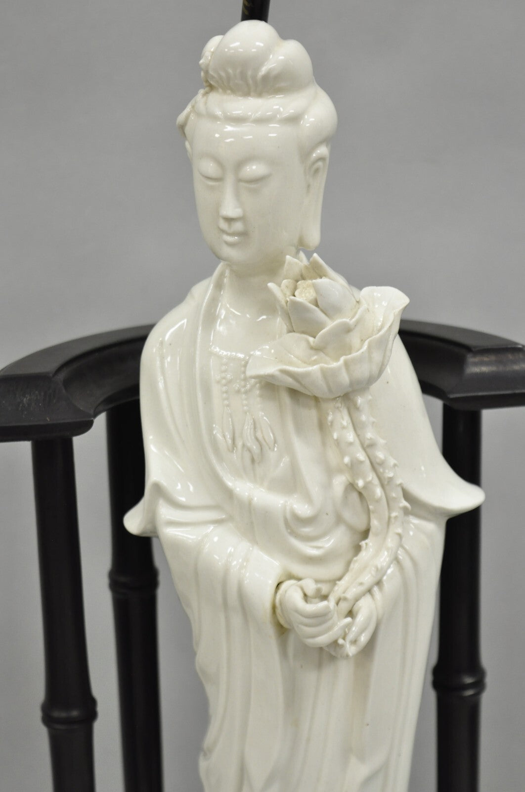 Vintage Chinoiserie Porcelain Guanyin Figure White Blanc de Chine Table Lamp