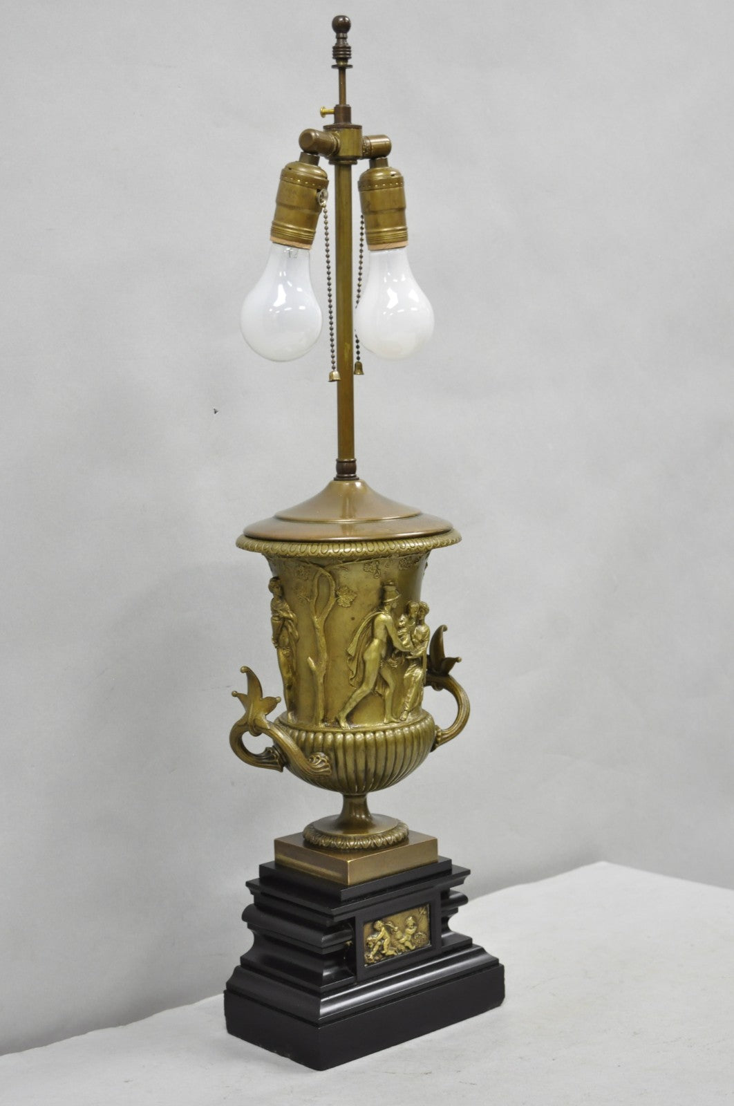 Antique Clodion French Neoclassical Figural Bronze Trophy Cup Urn Table Lamp