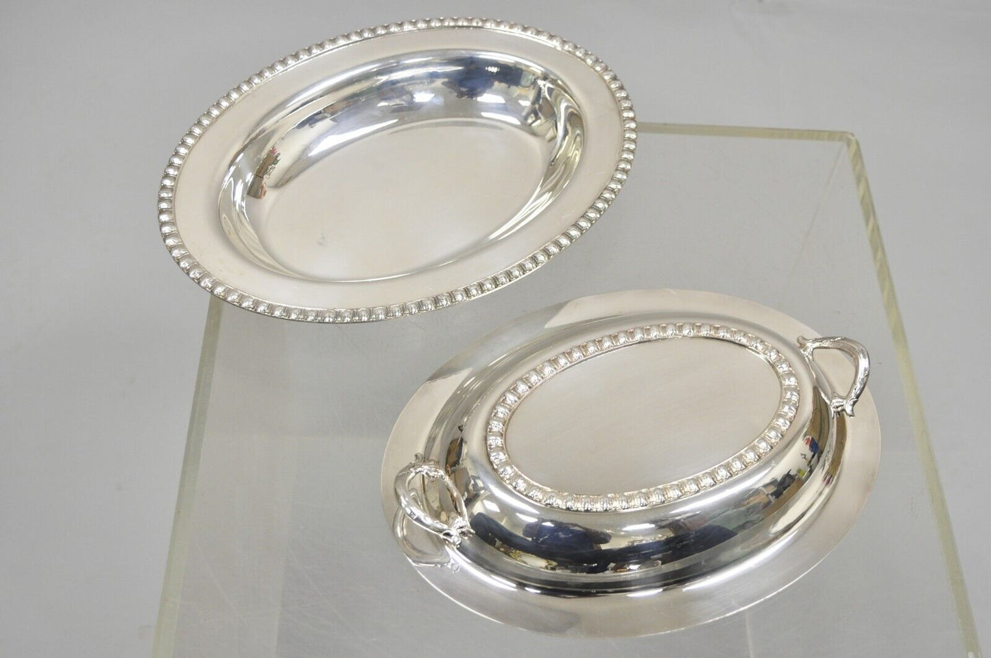 Vintage WM Rogers Fenwick Silver Plated Lidded Vegetable Serving Platter