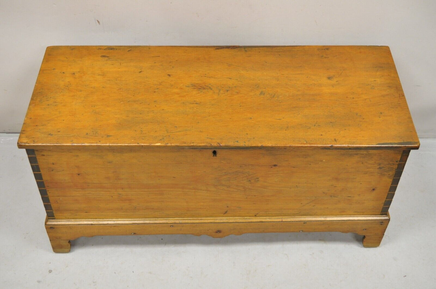 Antique 19th C Chestnut Dovetailed Primitive Wooden Storage Blanket Chest Trunk