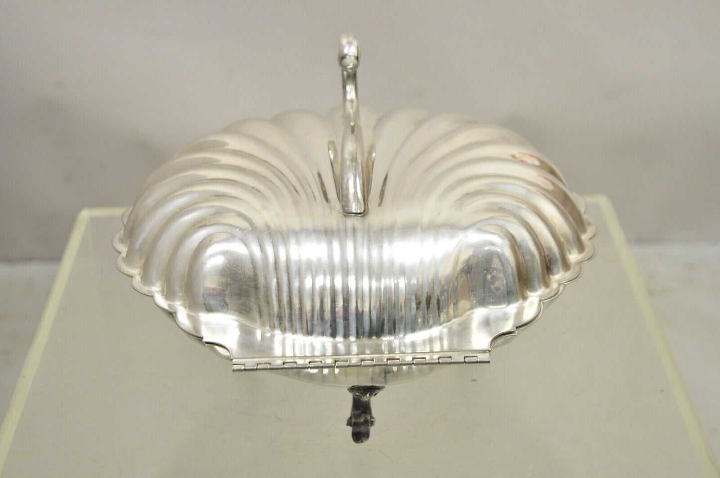 Leonard Silverplate Clam Shell Form Silver Plated Hinged Warmer with Swan Handle