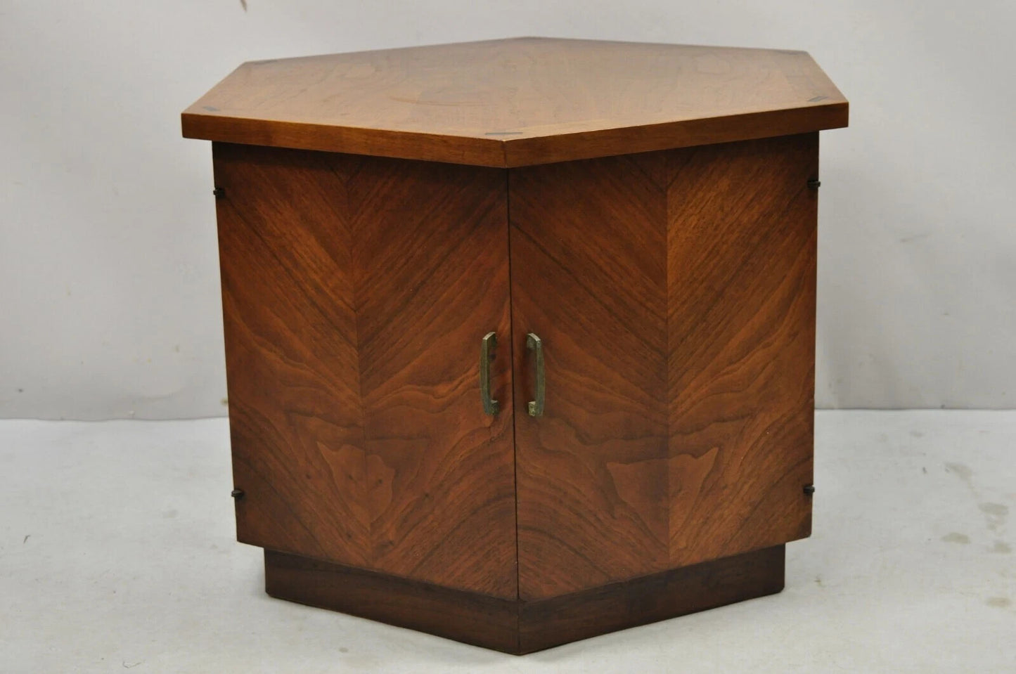 Lane Altavista Mid Century Modern Walnut 2 Door Side Drum Cabinet End Table