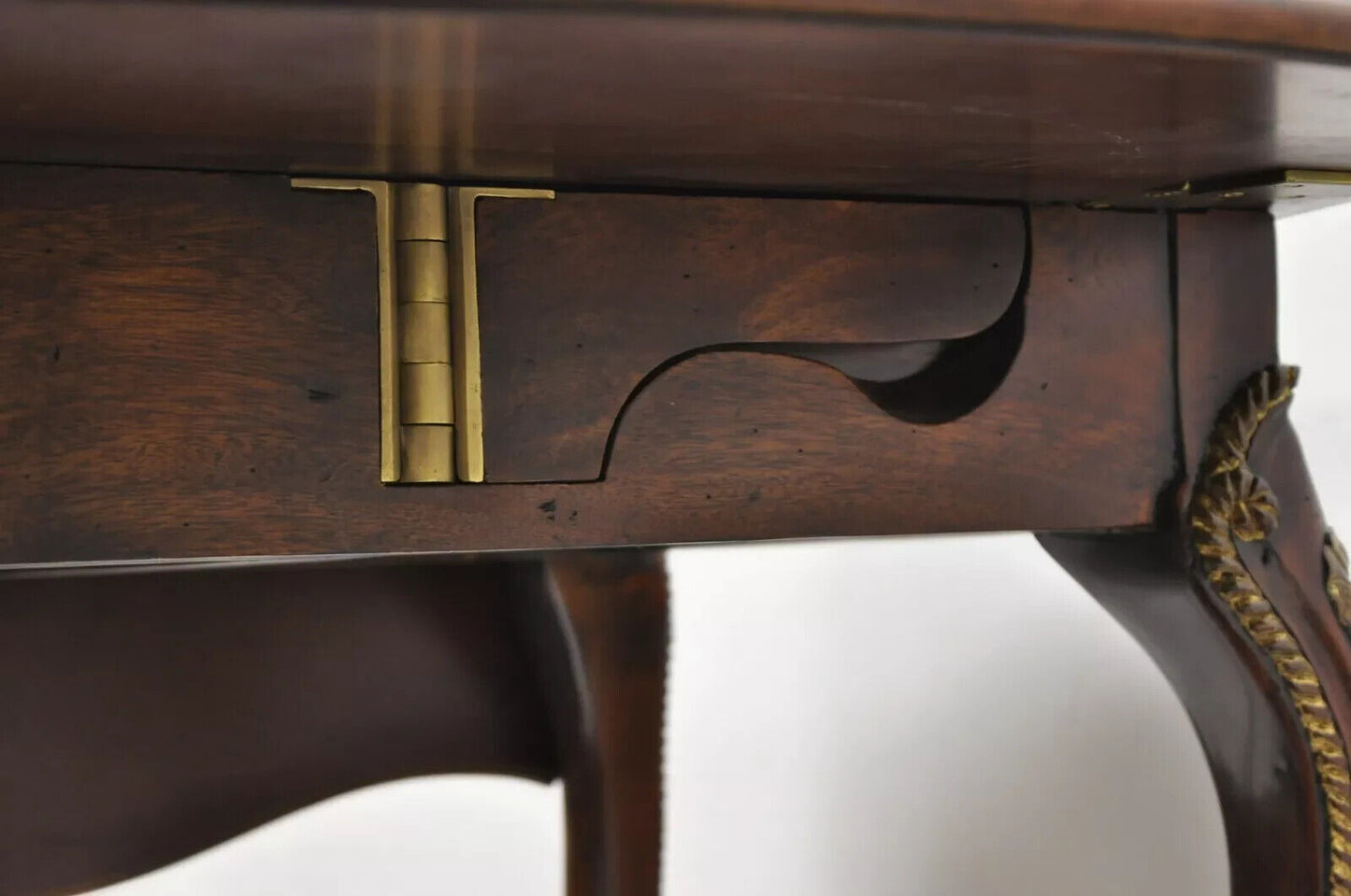 Theodore Alexander Replica English George III Ca. 1775 Pembroke Drop Leaf Table