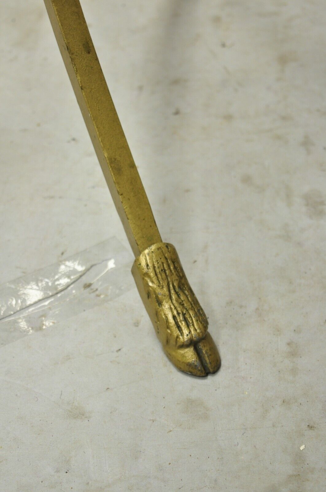 Decorator Gold Italian Neoclassical Style Hoof Foot Round Occasional Side Table