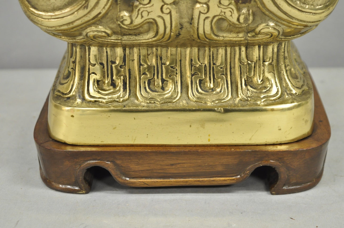 Vintage Chinese Figural Brass Bronze Wine Vessel Chinoiserie Hu Vase Table Lamp