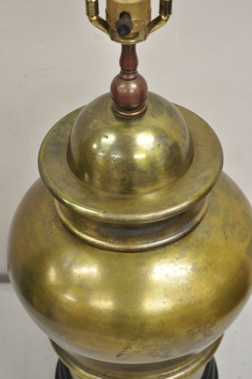 Vintage Hollywood Regency Chinoiserie Patinated Brass Ginger Jar Table Lamp