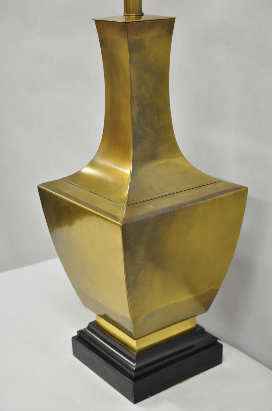 Vintage Chinoiserie Oriental Patinated Brass Jardiniere Table Lamp Attr. Chapman