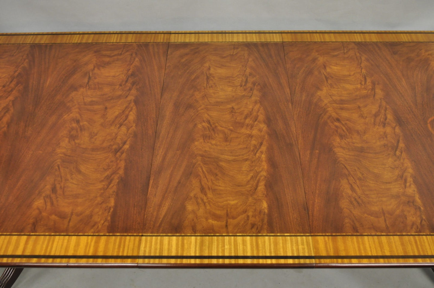Baker Stately Homes Collection Georgian Duncan Phyfe Mahogany Dining Room Table